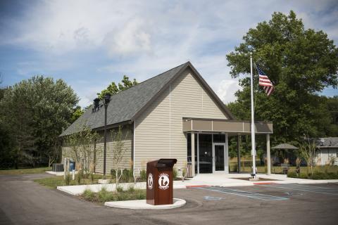 Exterior photo of the Fish Lake Branch.