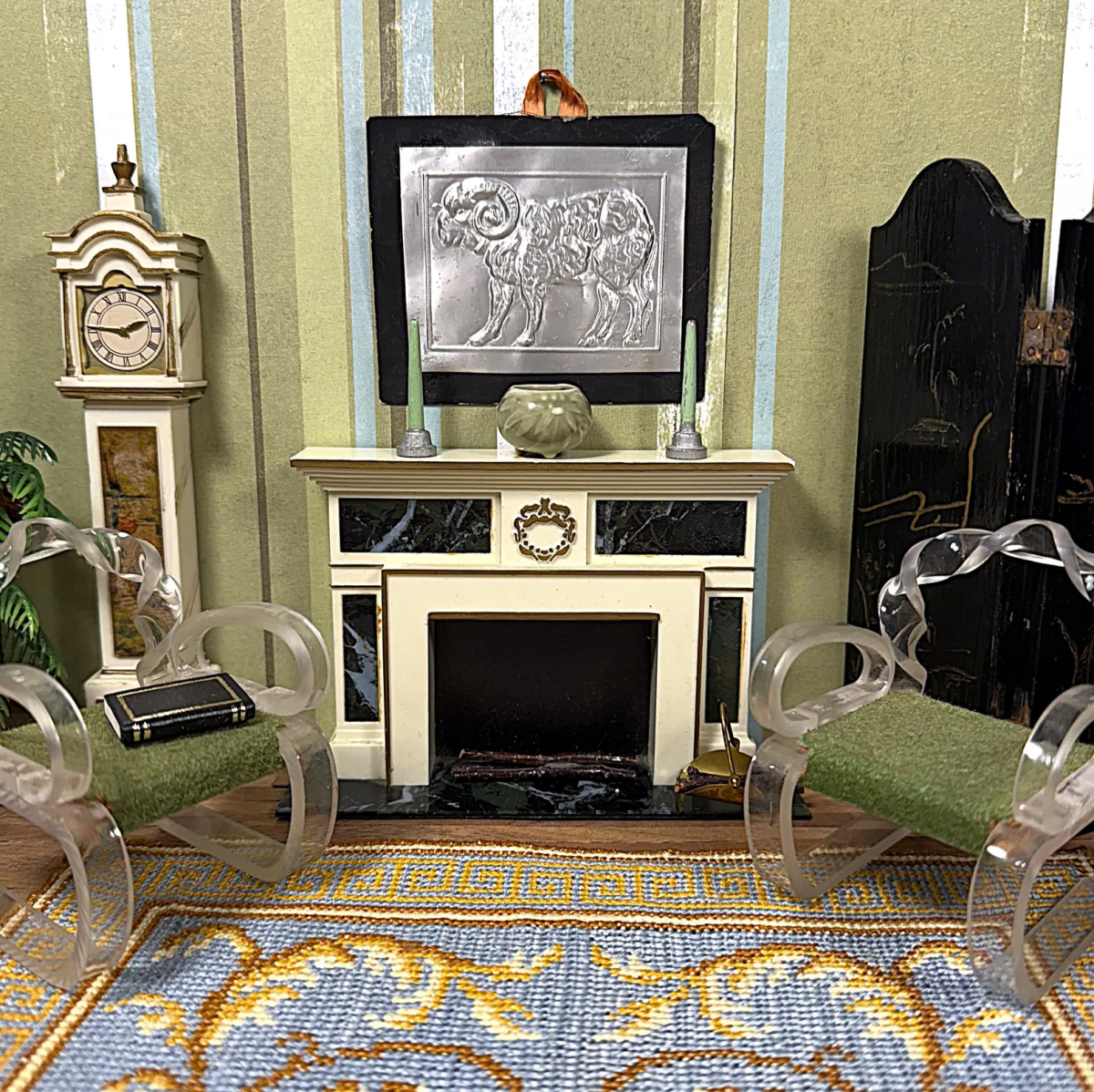 Dollhouse Miniatures